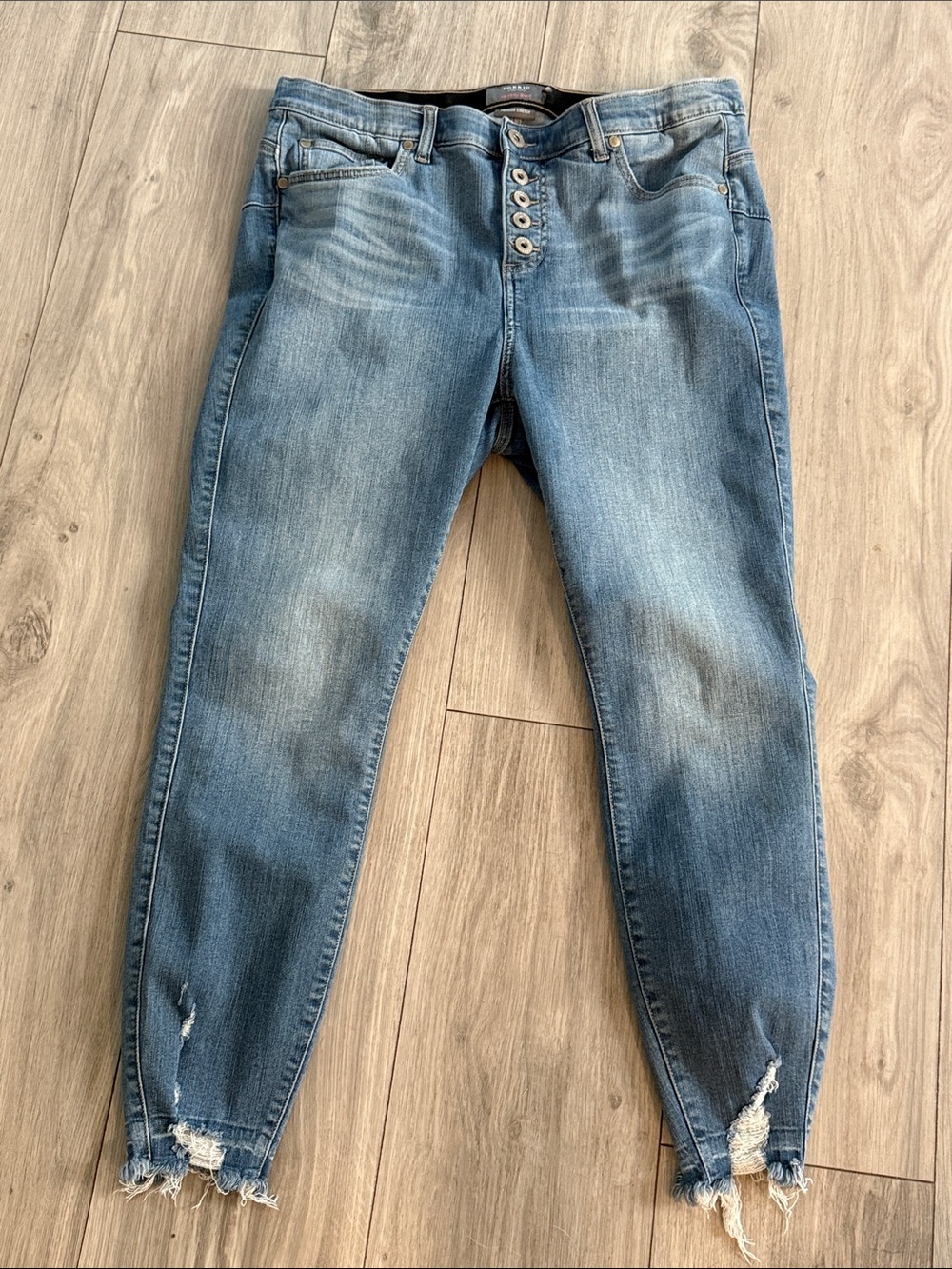 Size 16R 16 Torrid Bombshell skinny jeans ~ tummy control panel